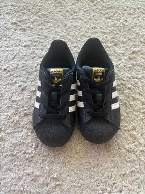 Adidas toddler superstars